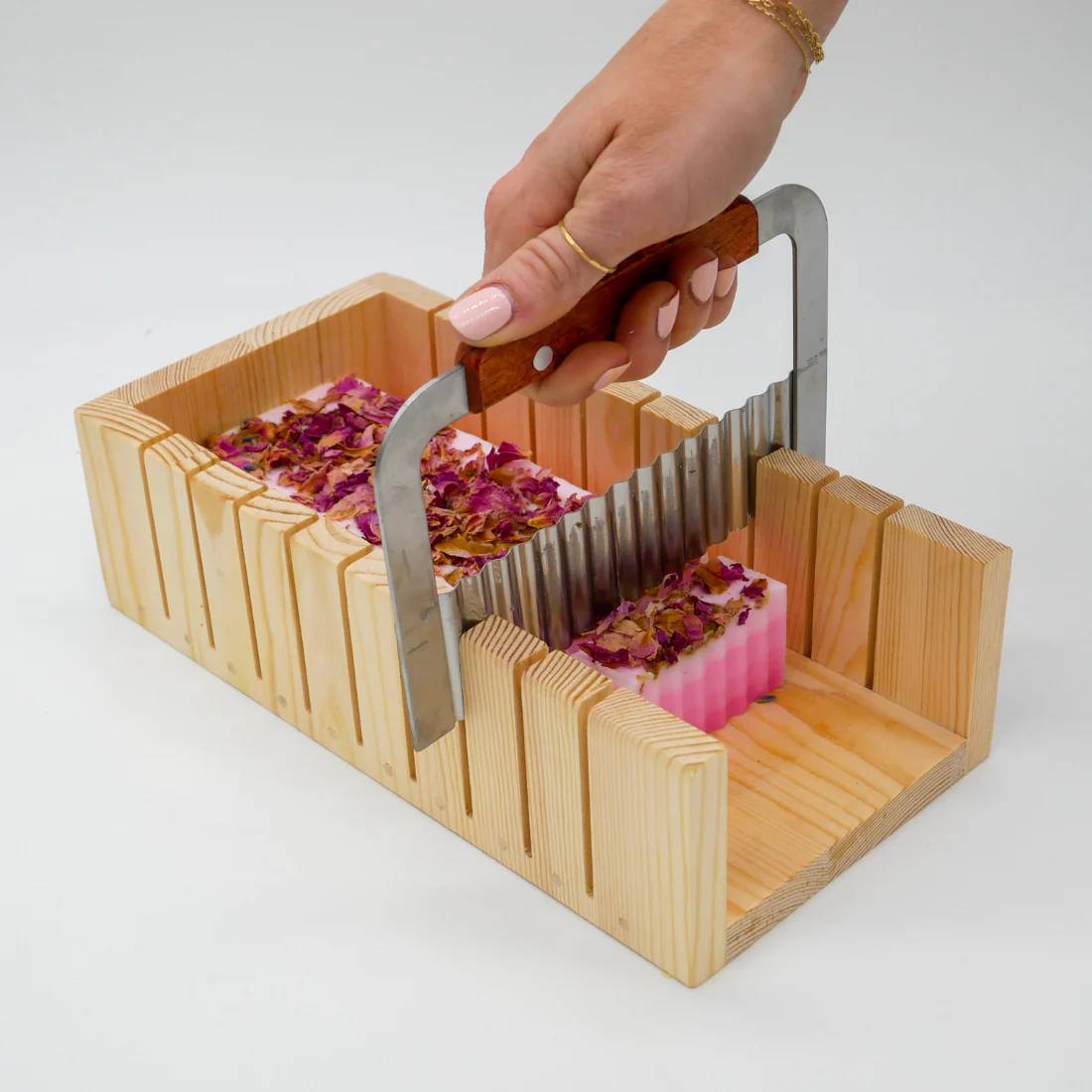 Guide to Find the Best Soap Making Kit for Everyone